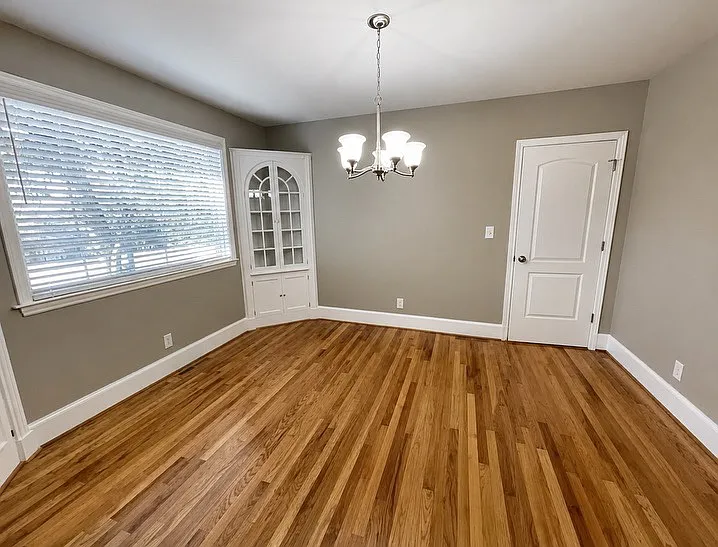 319 W Martintown Rd — Photo 5