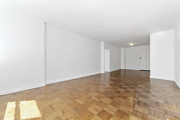 Rented by MNS | media 31