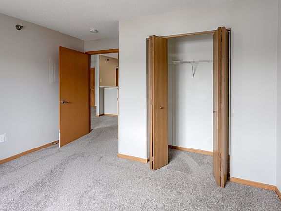 3rd image of 911 41st St NW #11505021