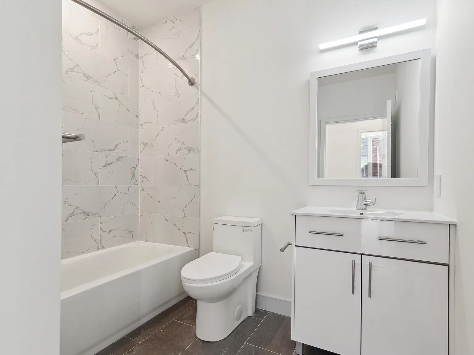 1221 E Fletcher St Unit 401 — Photo 2