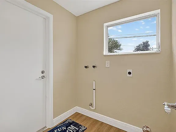 14005 Leeward Dr — Photo 20