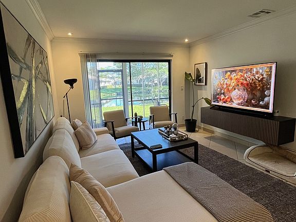 5th image of 452 Lakeview Dr APT 2