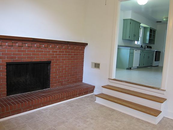 Side Entrance Bonus Room