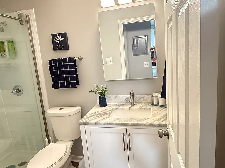 2736 Frankfort Ave #202 — Photo 6