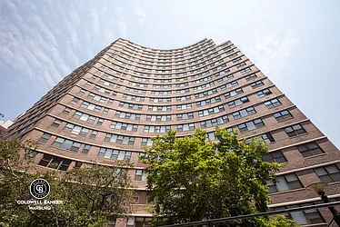 Rented by Coldwell Banker Warburg