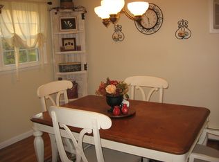 10 Bell Air Ln, Wappingers Falls, NY 12590