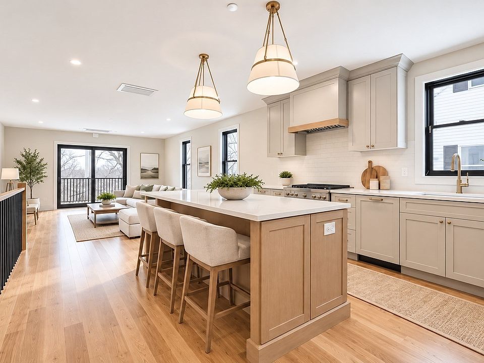 1st image of 68 Rowe St #1