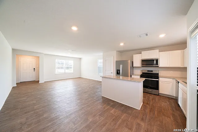 3 bed, 2.5 bath, 1512 sqft, $1,700 — Photo 4