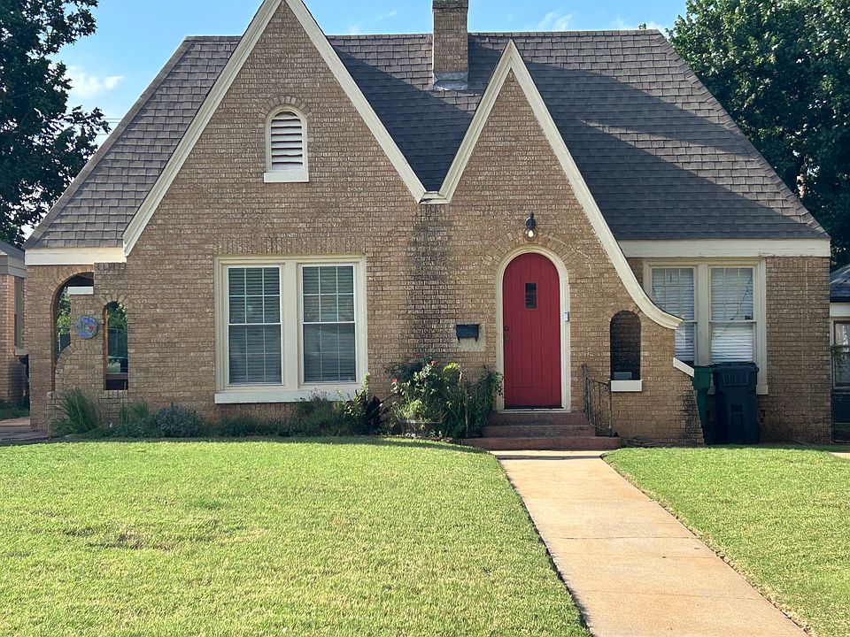1st image of 405 NW 32nd St #1/2