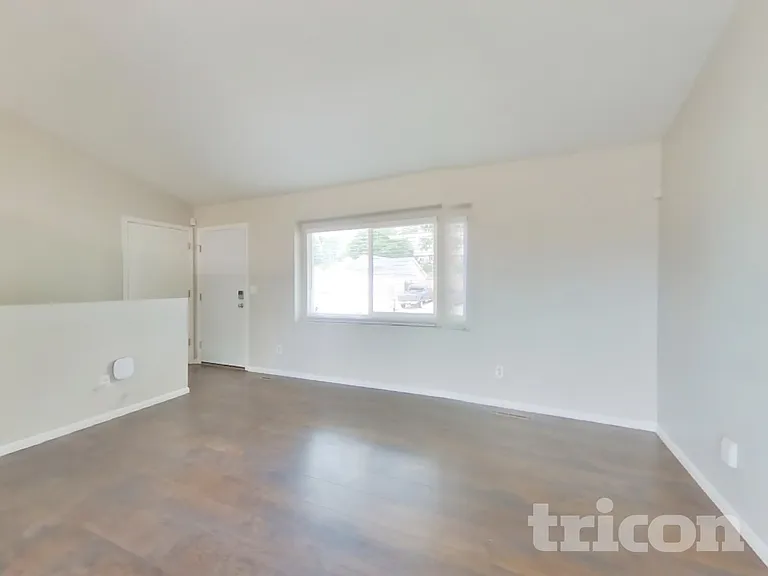 4318 Sunridge Dr — Photo 2