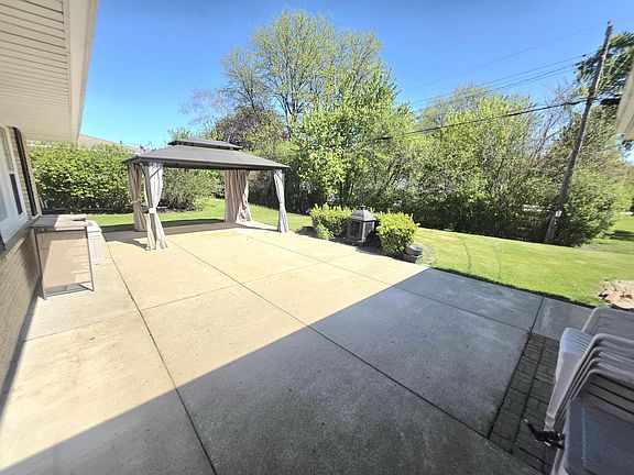 4th image of 2532 S Seymour PLACE