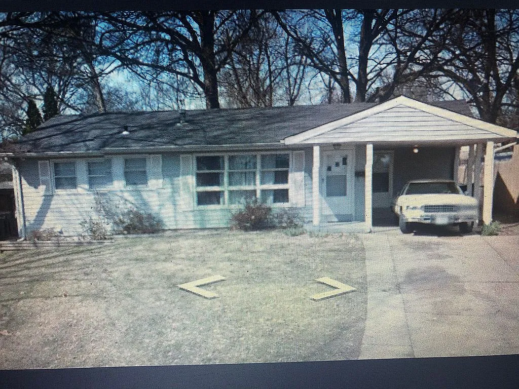 9607 Harold Dr photo 1