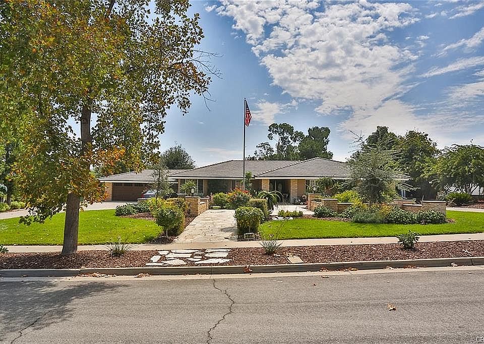 1st image of 3051 Sonrisa Dr