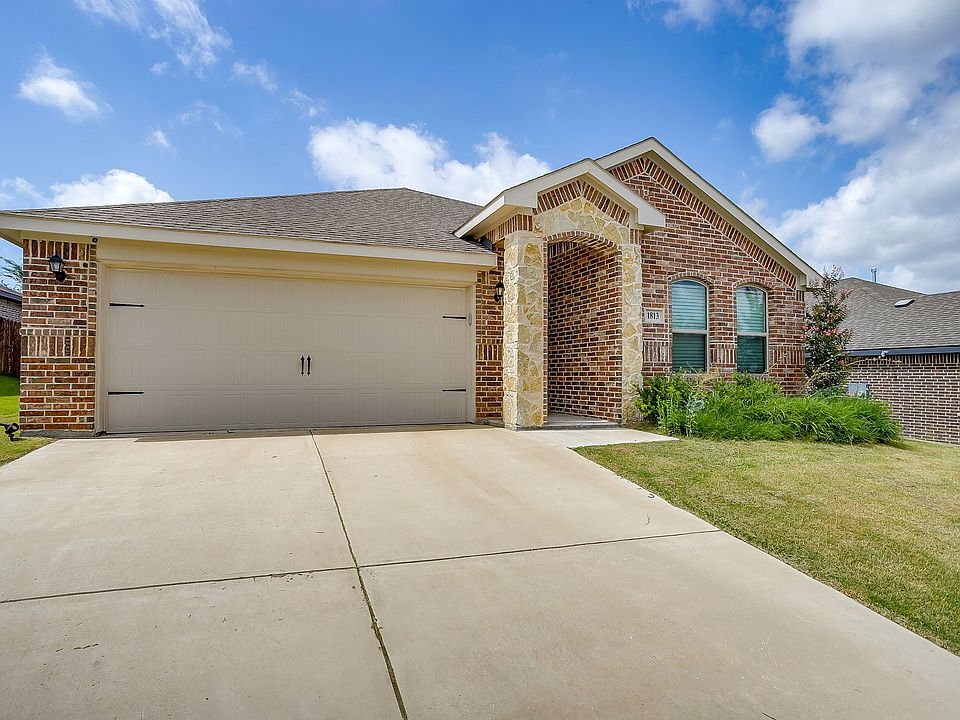 1st image of 1813 Barberry Way