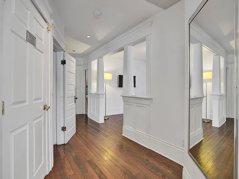 1517 Comox St #2 — Photo 19