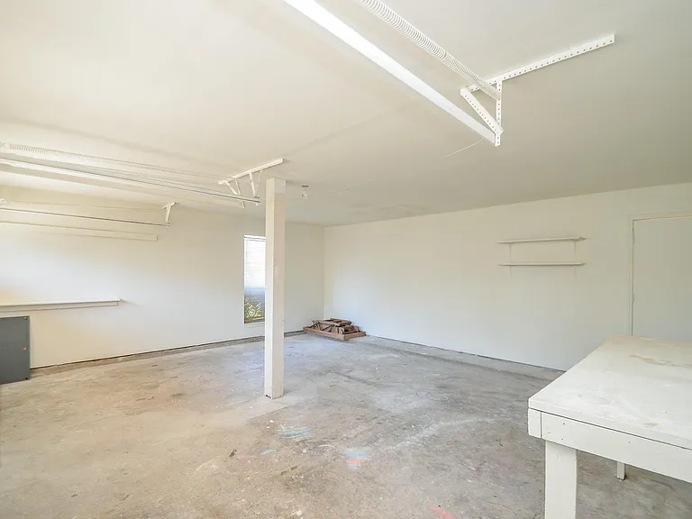 9414 Kingsvalley St — Photo 30