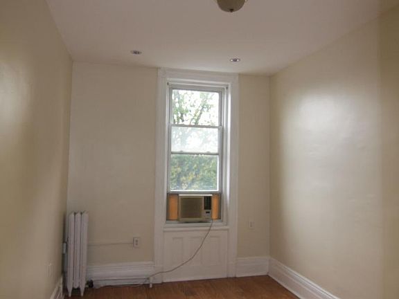 13X11 small bedroom