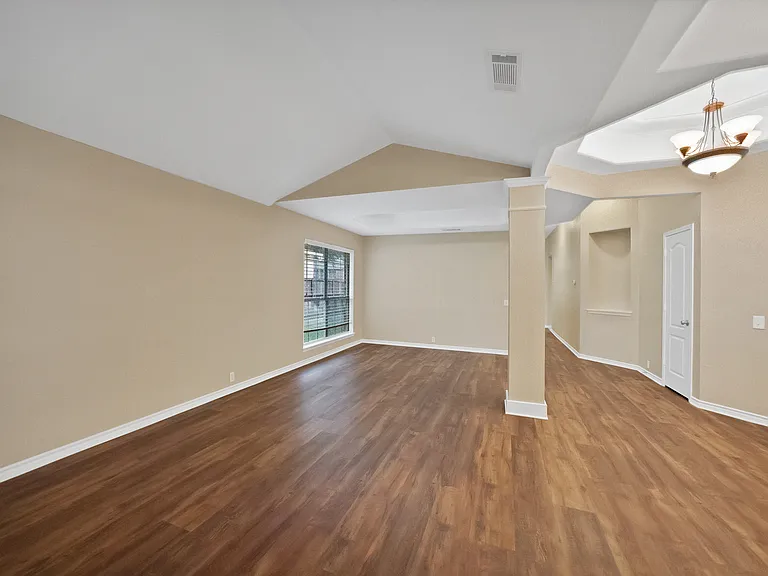 5708 McKinley Ln — Photo 6