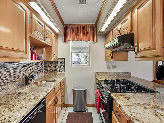 4th image of 5895 Moss Ln
