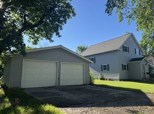 707 Ohmer St, Bottineau, ND 58318