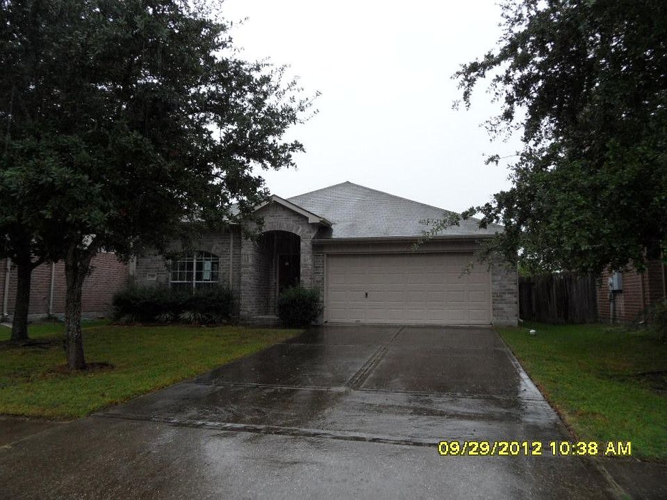 Front view of home