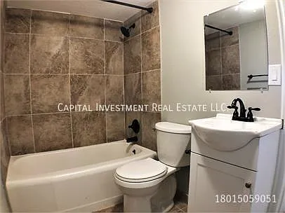 3708 McCall St #4 — Photo 4