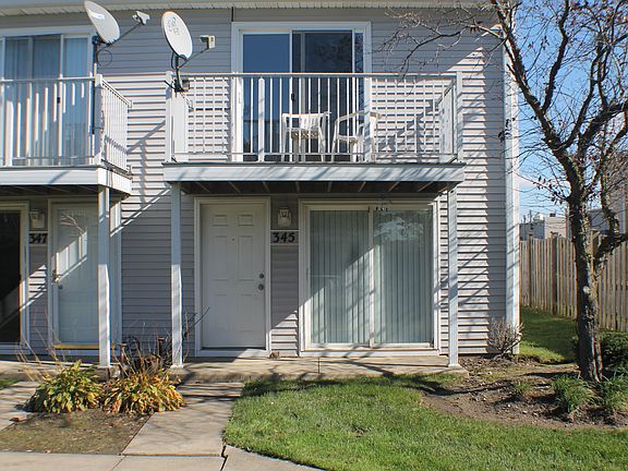 3rd image of 345 Meadow Green Ln