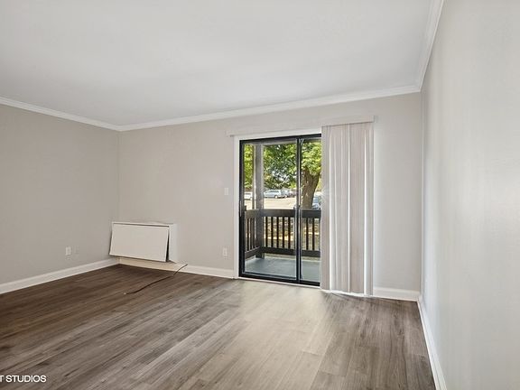 3rd image of 605 Garden Cir Unit 4