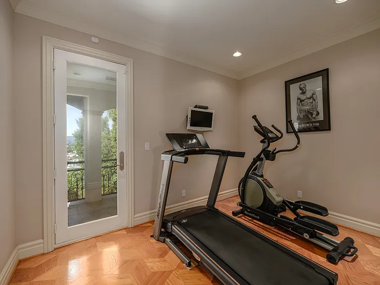 18047 Karen Dr — Photo 29