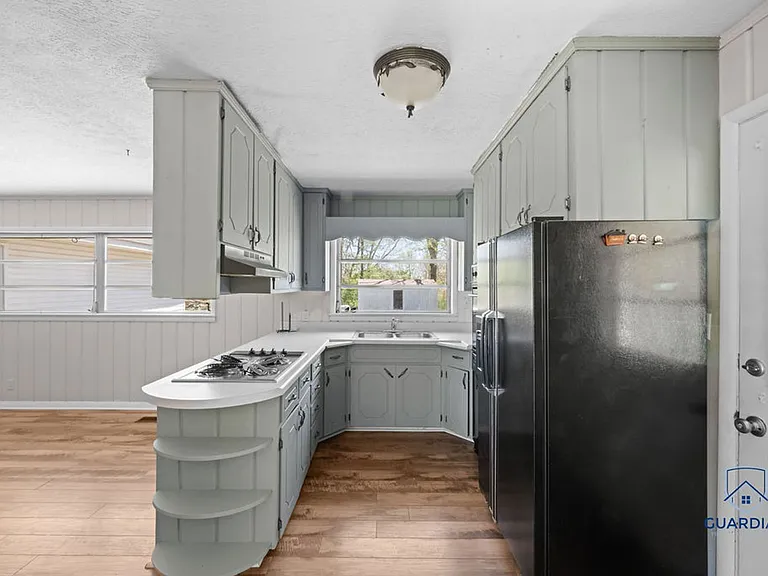 806 4th St SW — Photo 4