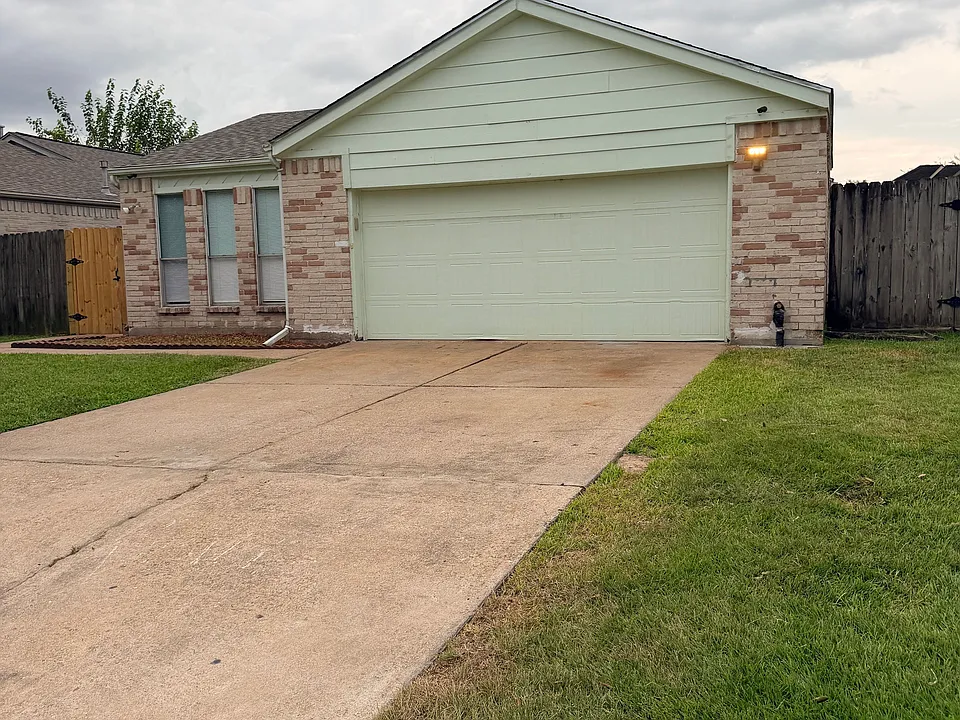 13835 Walnut Hollow Ln #MAIN