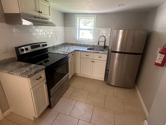2nd image of 120 Norfolk St