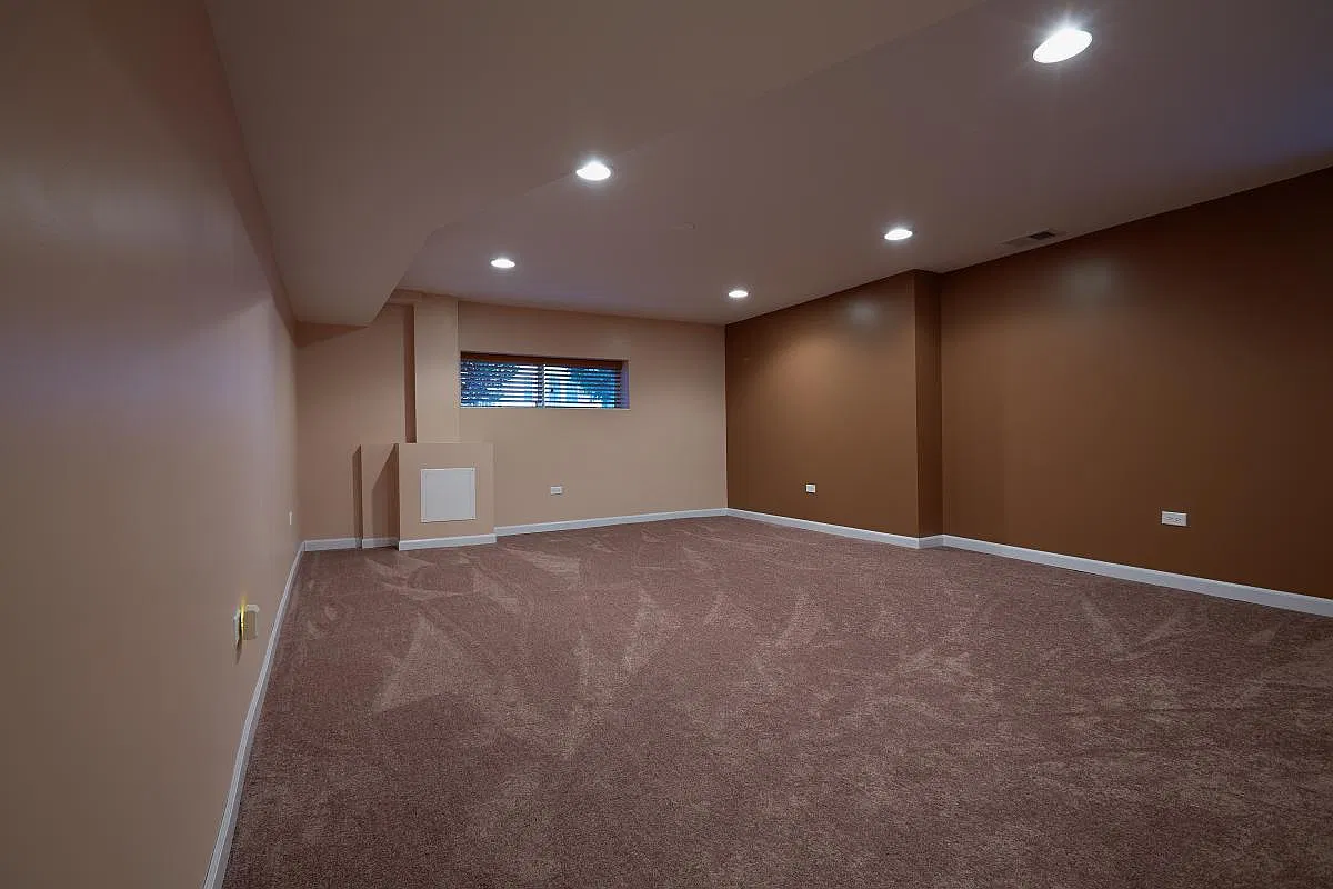 2 bed, 1200 sqft, $1,800 — Photo 2