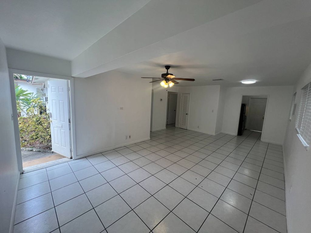 3021 NE 7th Ave APT D, photo 6