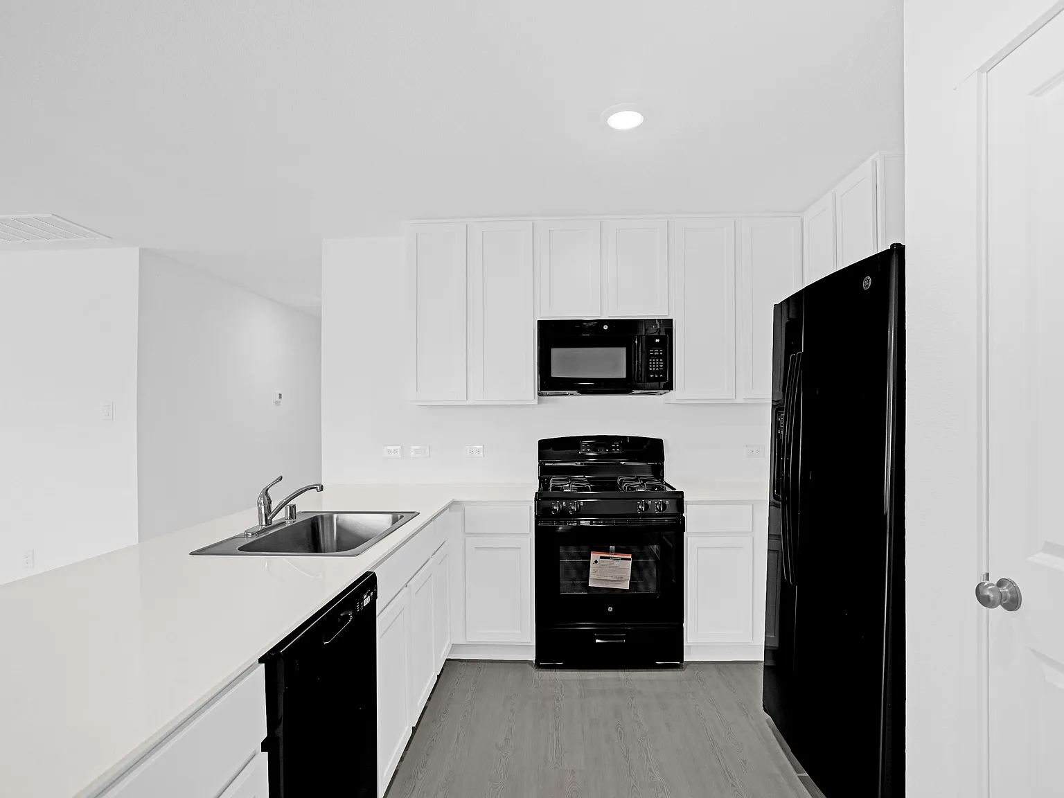 4 bed, 1667 sqft, $1,775 — Photo 3
