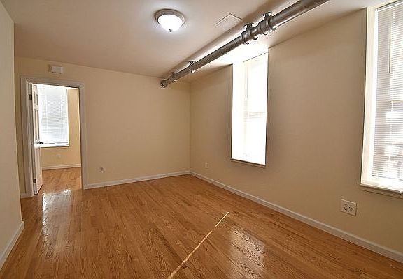 2nd image of 4206 Carpenter Ave #A