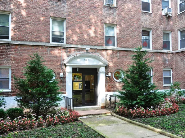 821 Bronx River Road #4D, Bronxville, NY 10708