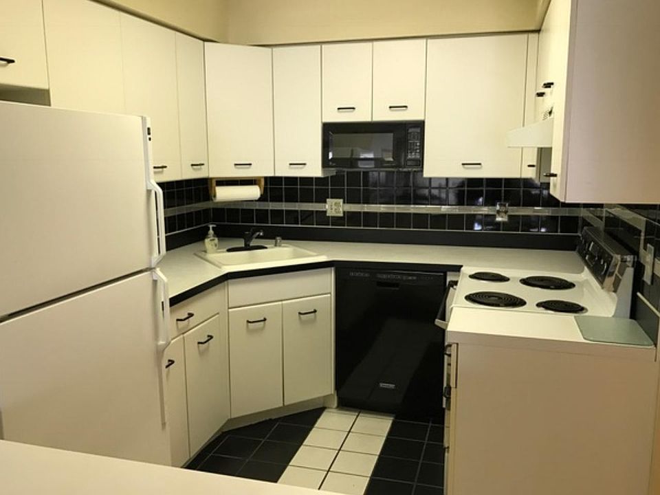 1st image of 1704 N Park Dr APT 614