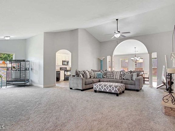 5th image of 674 High Meadow Dr