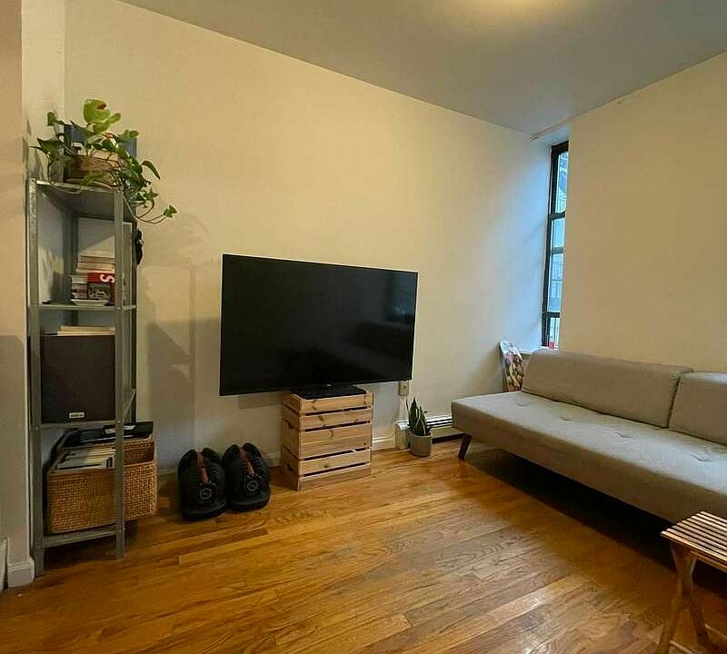 1st image of 150 Orchard St APT 3C