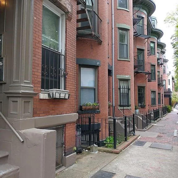 84 Chandler St #8 — Photo 1