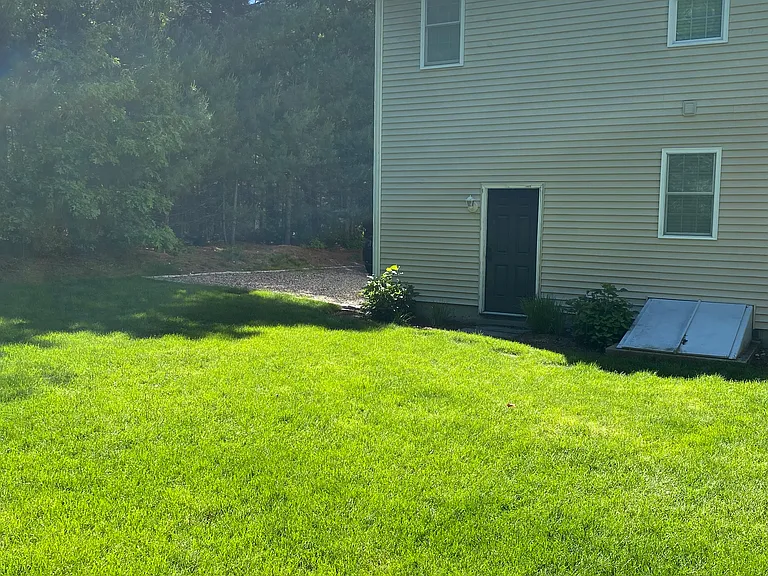32 Luscombe Ln — Photo 5