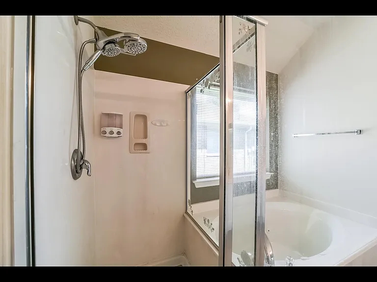 22868 Lantern Hills Dr — Photo 19