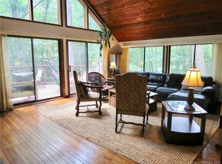 30 Mill Valley Ln, Stamford, CT 06903