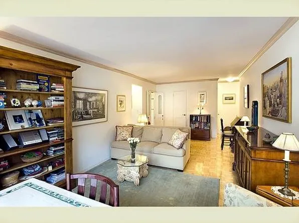 201 West 21st Street image 1 of 5