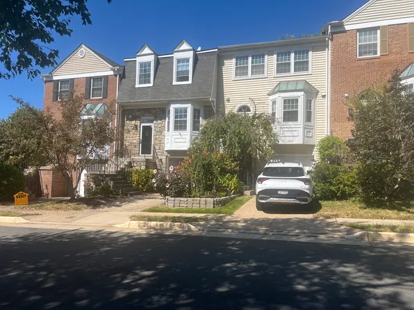 12312 Sleepy Lake Ct, Fairfax, VA 22033