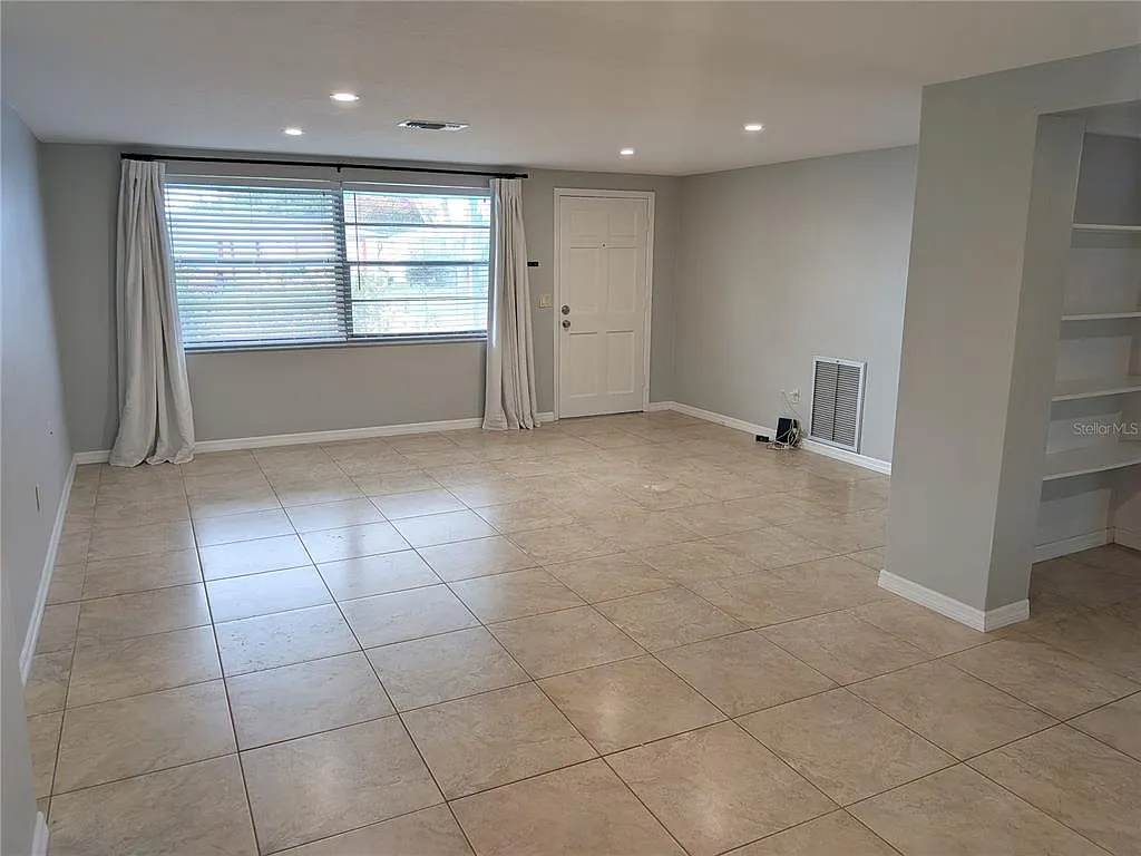 2 bed, 2.0 bath, 1310 sqft, $1,600 — Photo 3