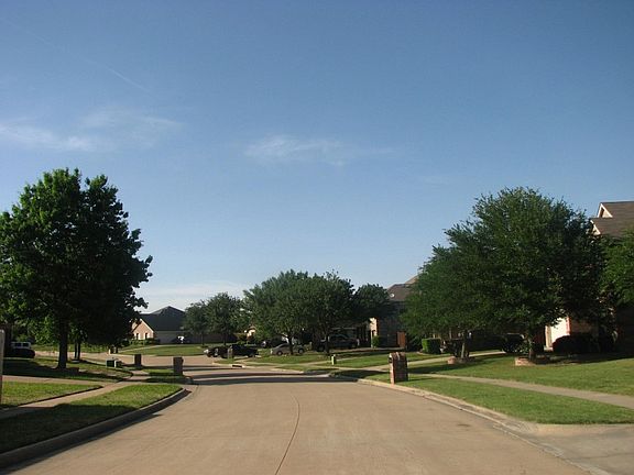 5th image of 1016 Bending Oak Dr