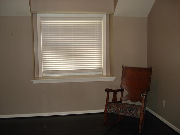 5th image of 2517 Marguerite St