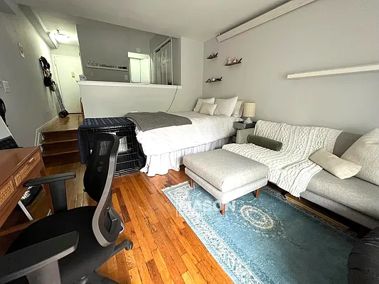 Rented by Mason Group LLC | media 8